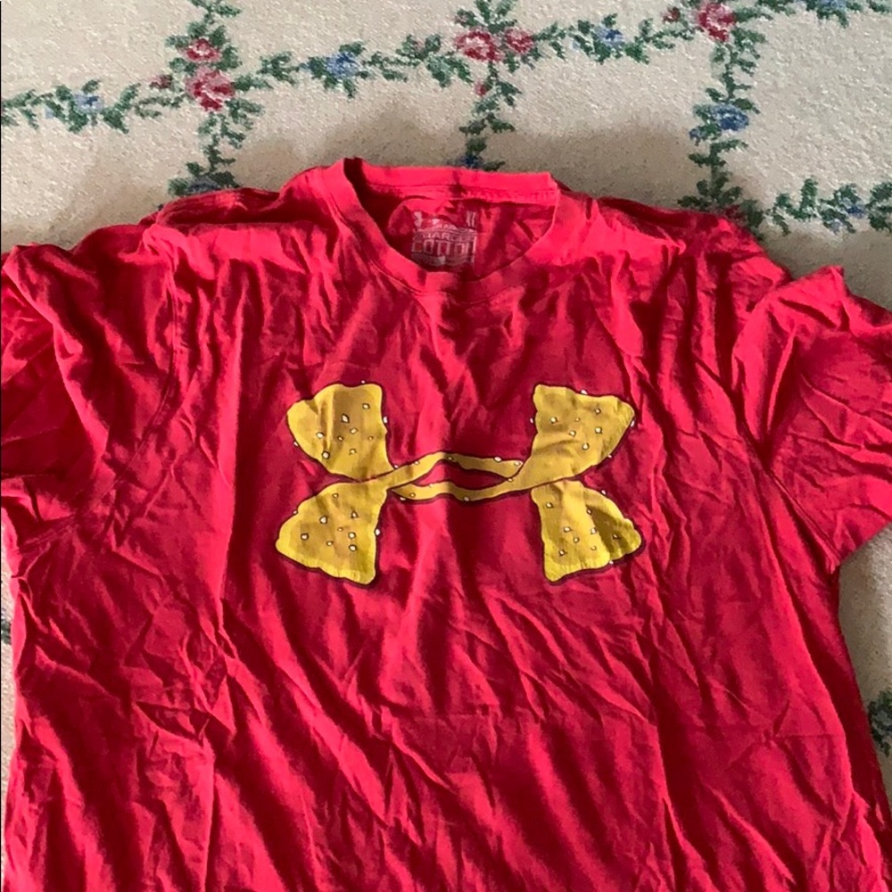 Red under armour T-shirt